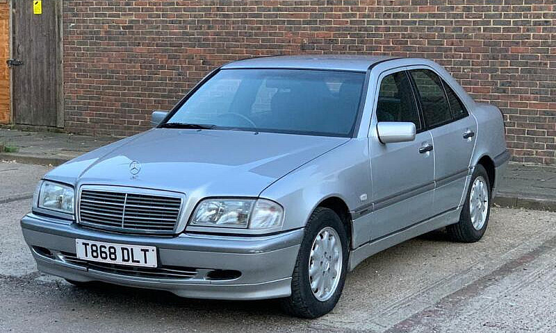 Mercedes-Benz C200 P...
