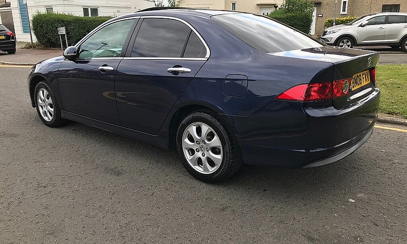 Honda Accord Exclusi...