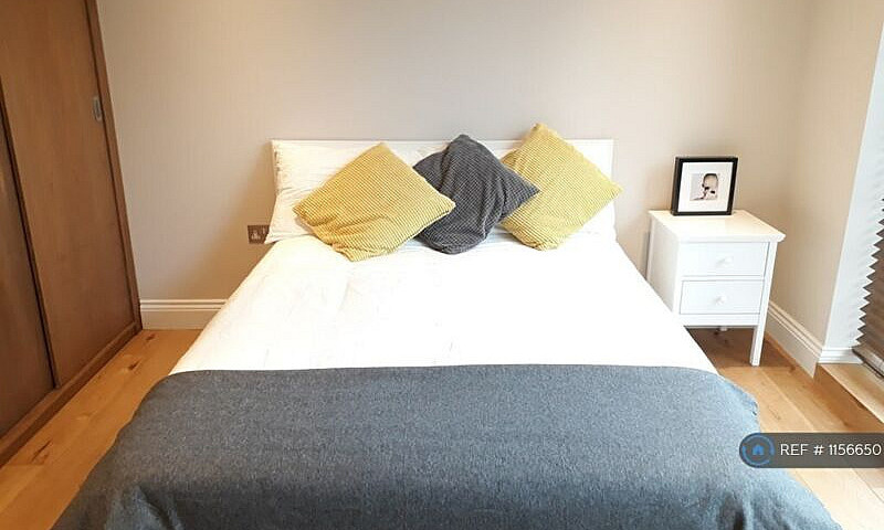 2 Bedroom Flat In Fe...