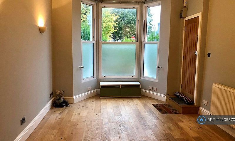 1 Bedroom Flat In Hi...