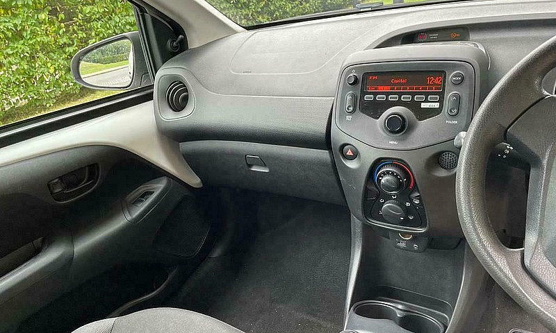 Peugeot 108 1.0 Petr...