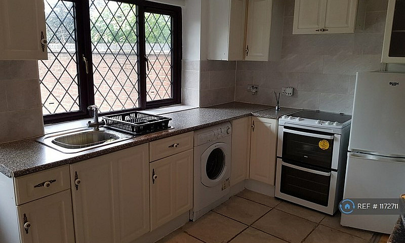 1 Bedroom Flat In Ol...