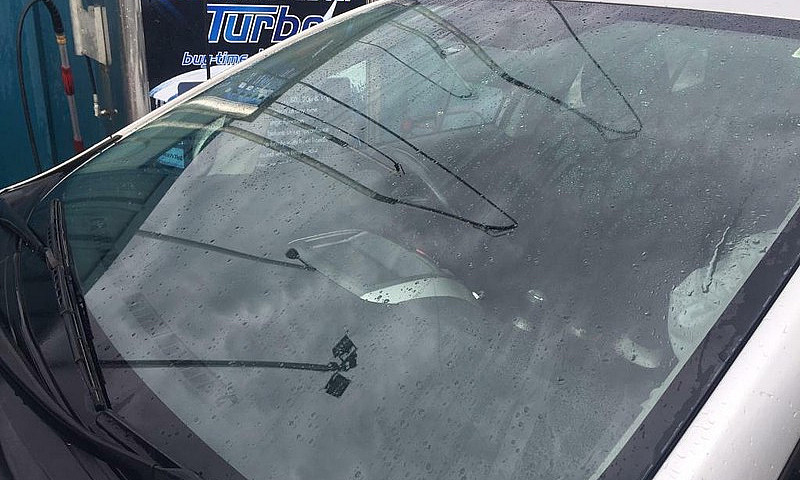 Toyota Auris 1.6   2...
