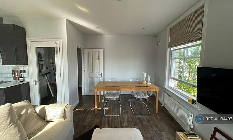 1 Bedroom Flat In Po...