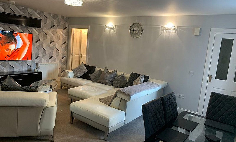 Beautiful 2 Bed 2 Ba...