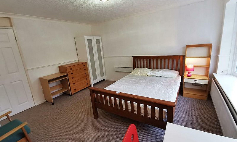 3 Bedroom House In W...