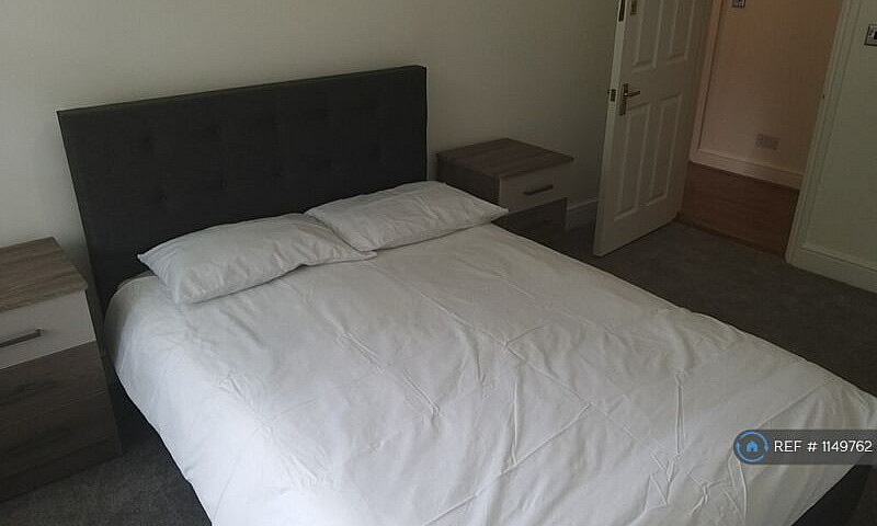 2 Bedroom Flat In Ki...