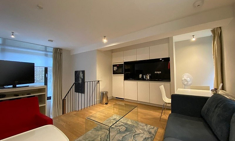 Stunning Apartment I...