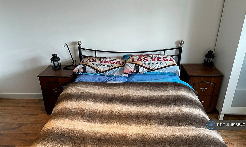 1 Bedroom In Russett...