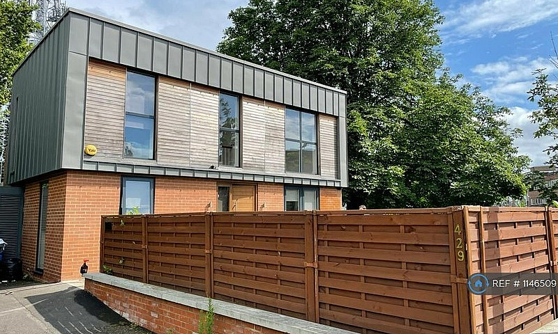2 Bedroom House In C...