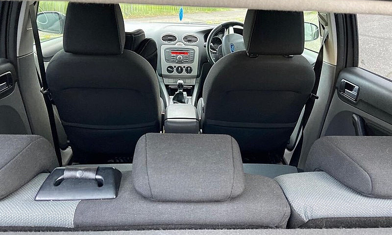 Ford Focus Zetec 1.8...