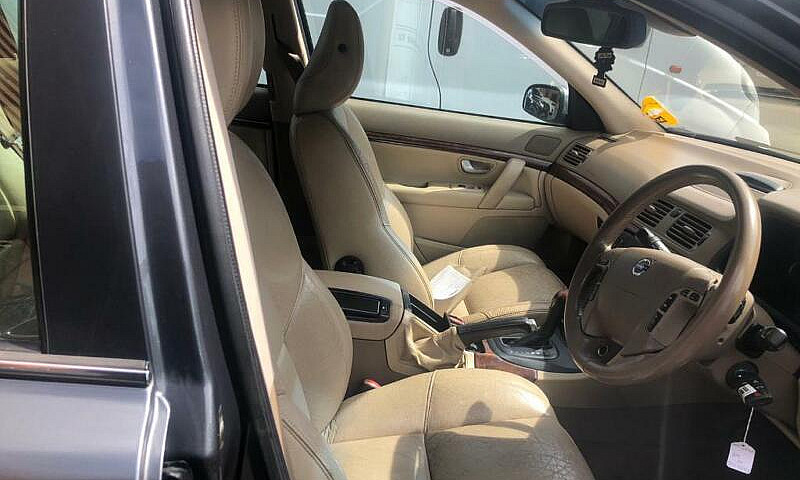 2005 Volvo S80 2.4 L...
