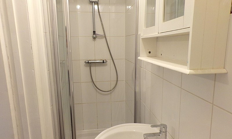 One Bedroom Flat – L...