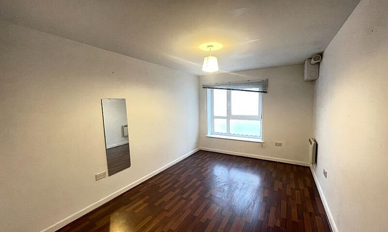 ***Beautiful 1 Bed F...