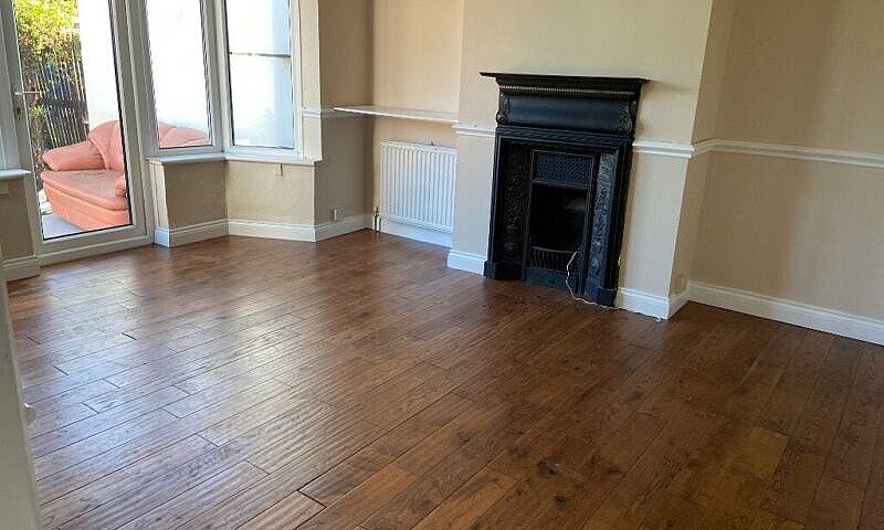 5 Bedroom Semi Detac...