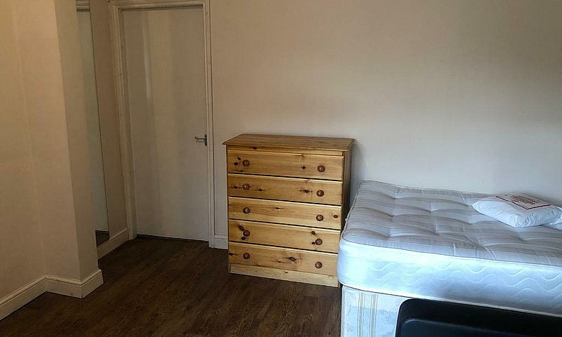 One Bed Studio Flat ...