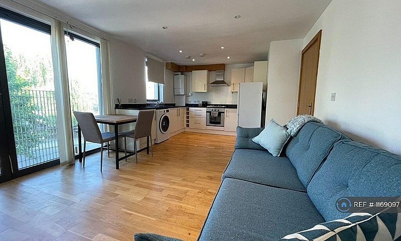 1 Bedroom Flat In Wh...