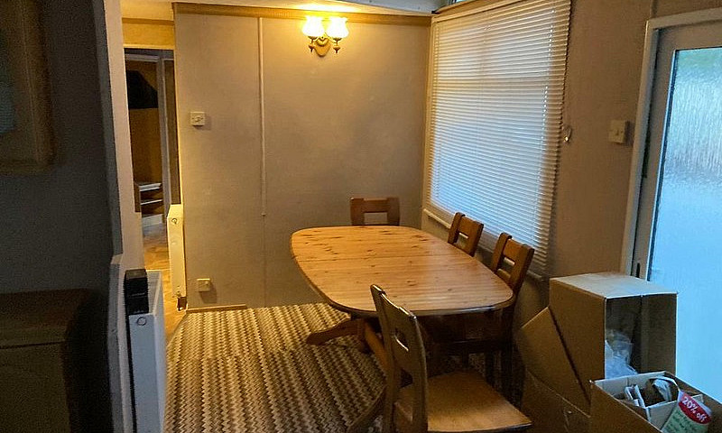 2 Bedroom Static Car...