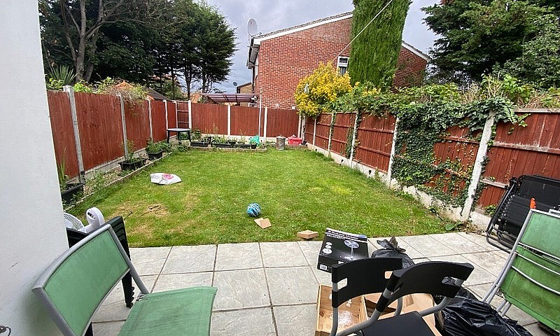 Posh 5 Bed House Wit...