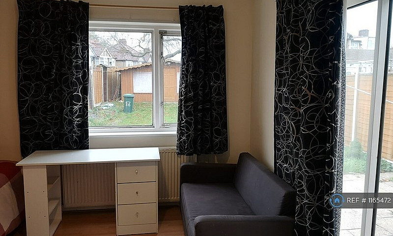 1 Bedroom In Hillsid...