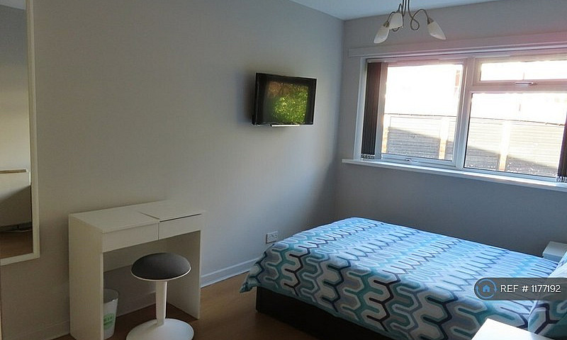 1 Bedroom In Henleyd...