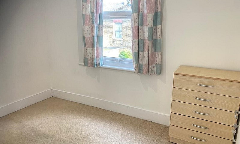 2 Bed Lovely Flat, S...