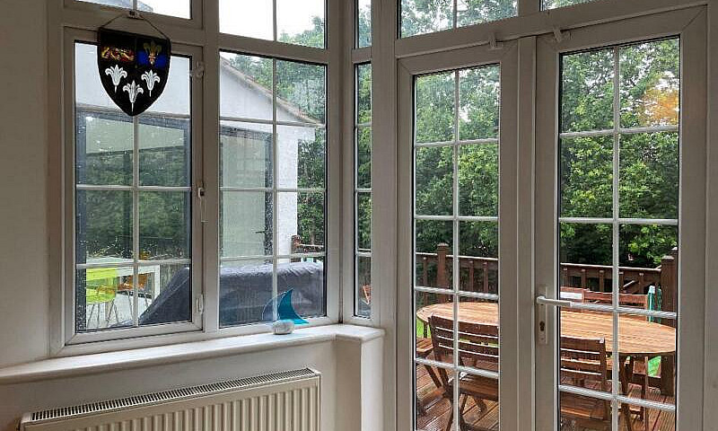 6 Bedroom House In B...