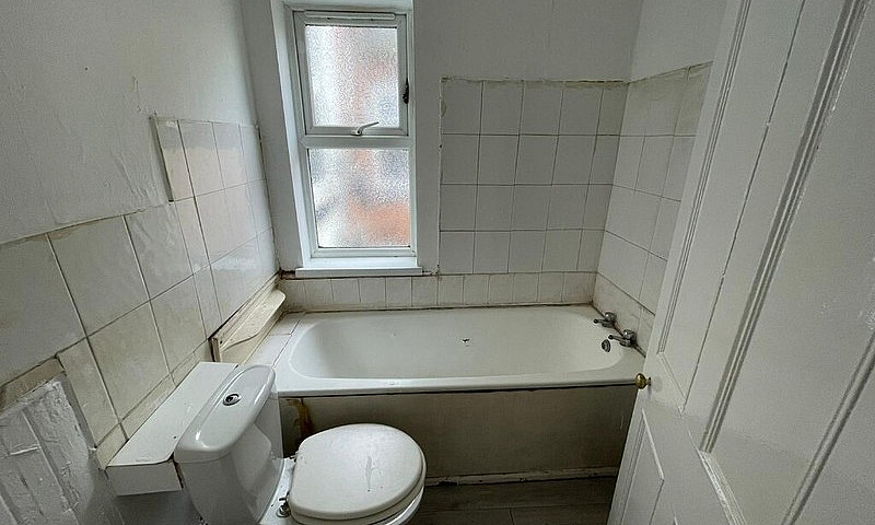 3/5 Bedroom Terraced...