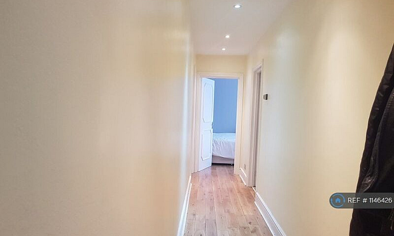 3 Bedroom Flat In Pa...