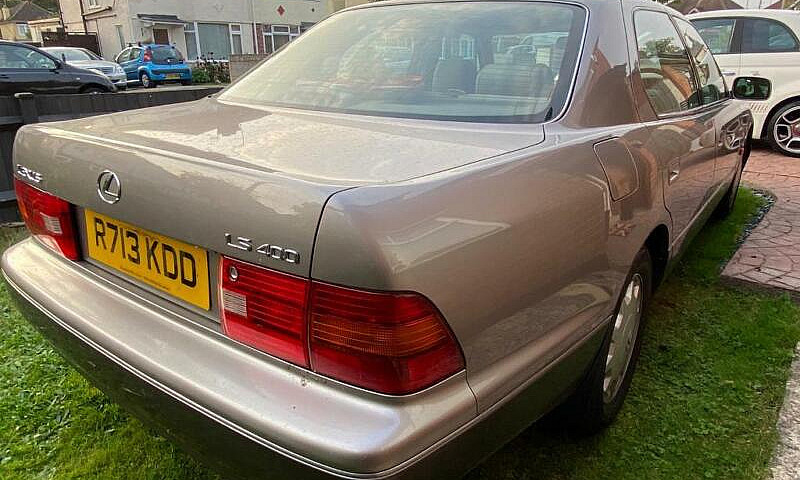 Lexus Ls 400...
