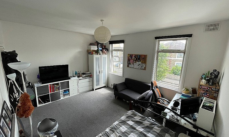 *Huge 5 Bedroom, 2 B...