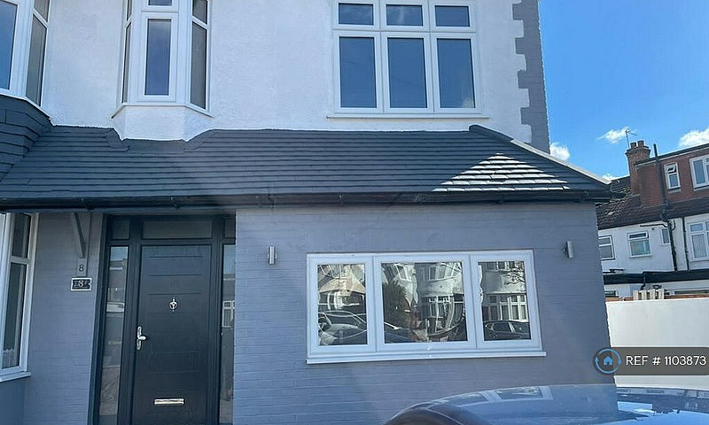 1 Bedroom In Munster...