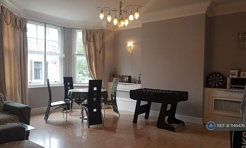 3 Bedroom Flat In Pa...