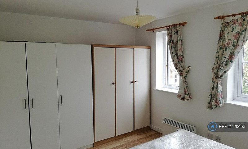 1 Bedroom Flat In Wh...