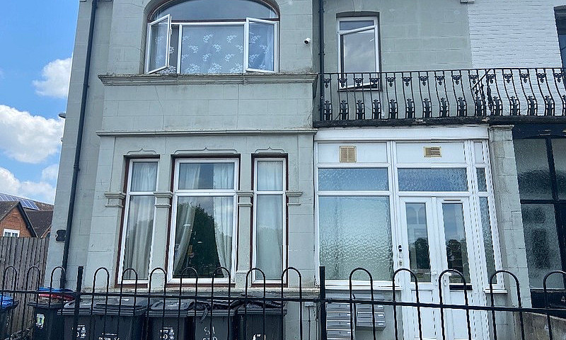 Large Ground Floor S...