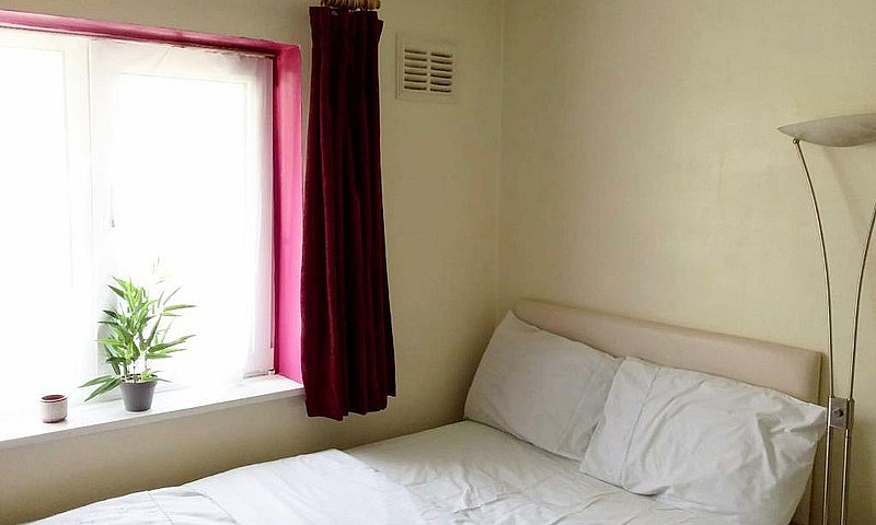 Rent Double Room Clo...