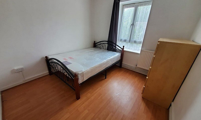 Spacious 4 Bed House...