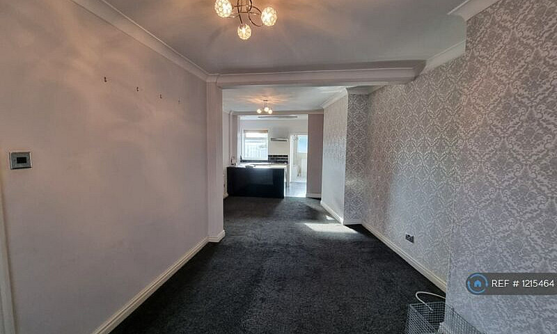 2 Bedroom House In L...