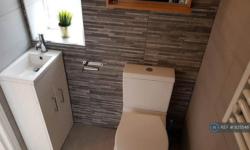 Studio Flat In Londo...