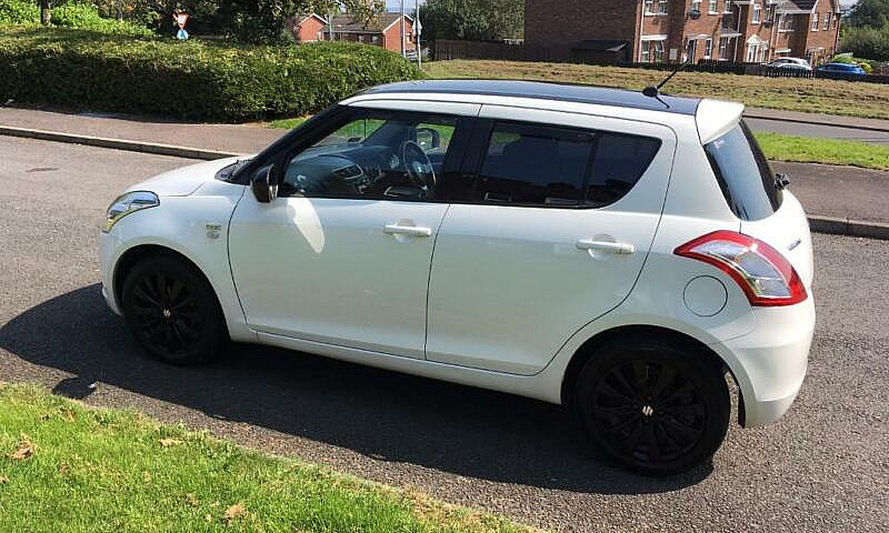 2011 Suzuki Swift 1....