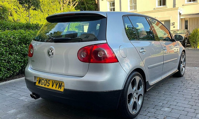 2005 Volkswagen Golf...