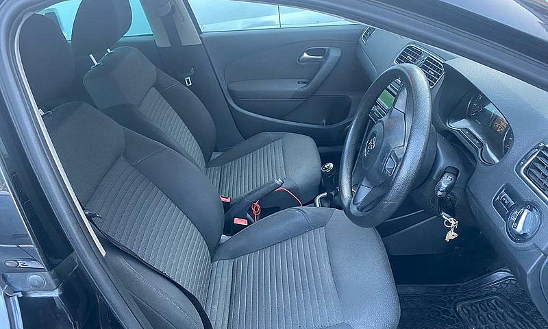 2012 Volkswagen Polo...