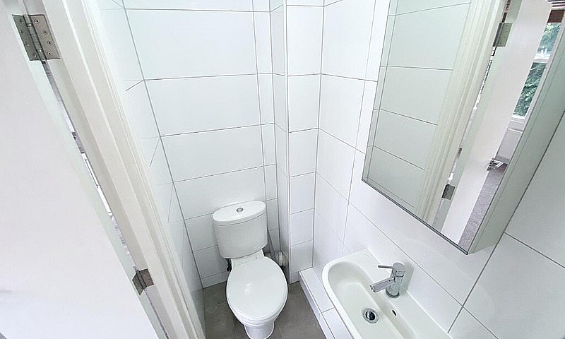 Cosy Studio Flat To ...
