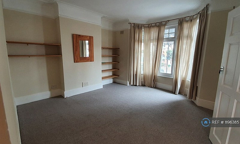1 Bedroom Flat In Le...