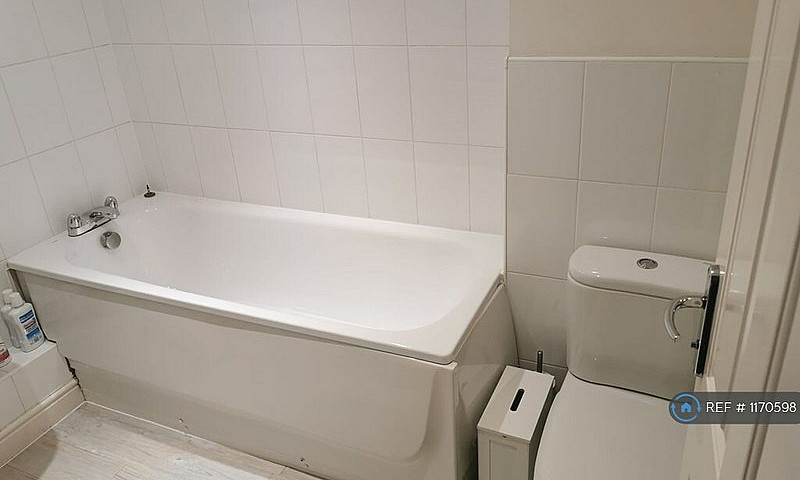 4 Bedroom House In S...