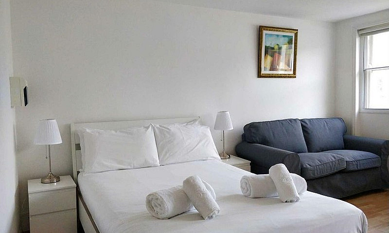 Studio Flat In Crawf...