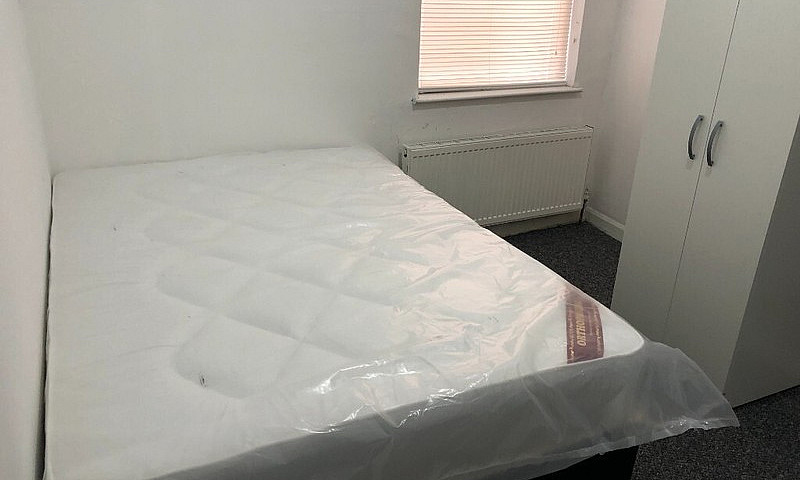 Rooms Available In B...