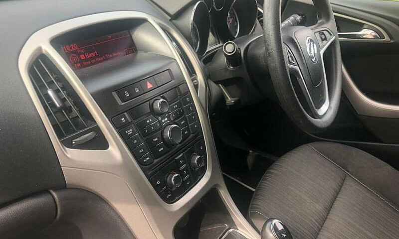 Vauxhall Astra 2012 ...