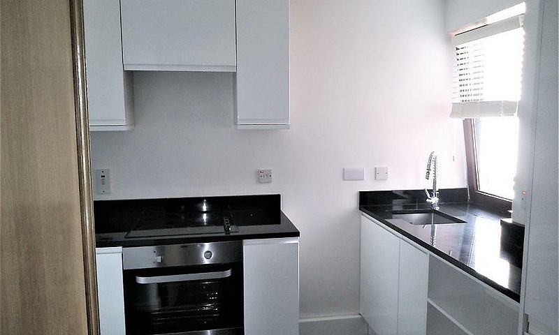 2 Bedroom Flat In Wa...