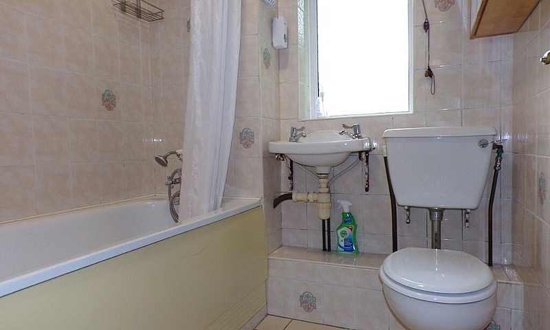  One Bedroom Ground ...